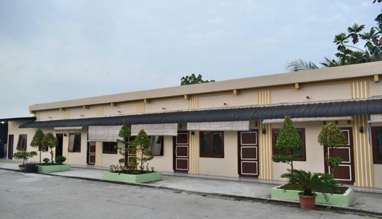 Hotel Grand Family Sungairampah Esterno foto