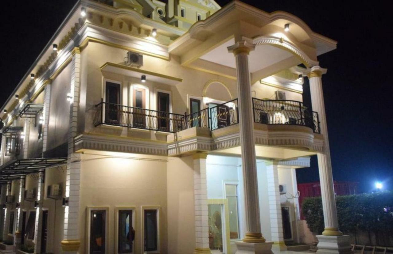 Hotel Grand Family Sungairampah Esterno foto