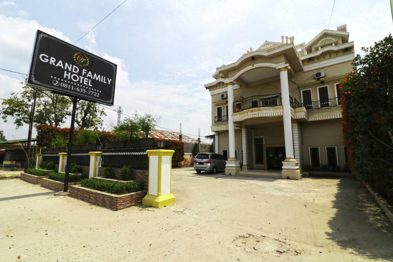 Hotel Grand Family Sungairampah Esterno foto